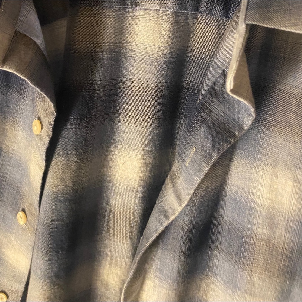 Excellent condition Vince button down - Picture 4 of 5